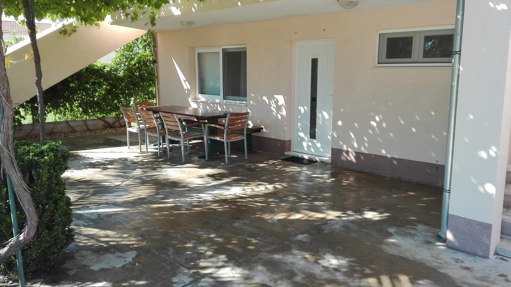 Apartments Tomas Betina  Exterior foto